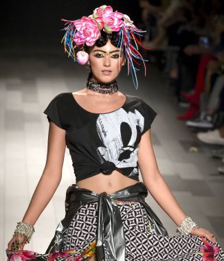 Desigual show - bahar yaz 2018, New York Moda Haftası