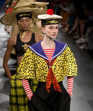 Desigual show - bahar yaz 2018, New York Moda Haftası