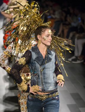 Desigual show - bahar yaz 2018, New York Moda Haftası