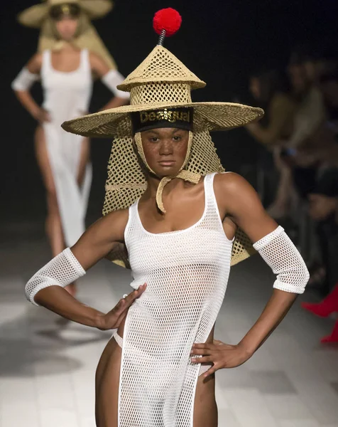 Desigual show - bahar yaz 2018, New York Moda Haftası