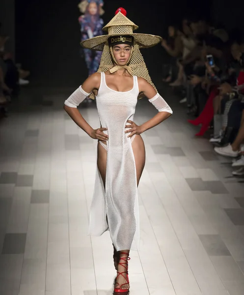 Desigual show - bahar yaz 2018, New York Moda Haftası