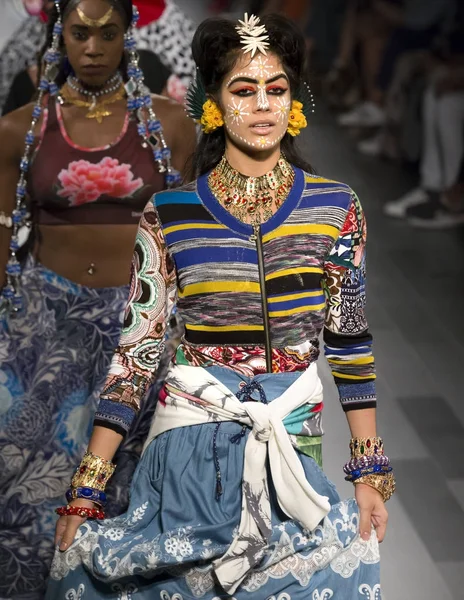 Desigual show - bahar yaz 2018, New York Moda Haftası