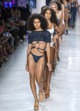 Chromat show - bahar yaz 2018, New York Moda Haftası