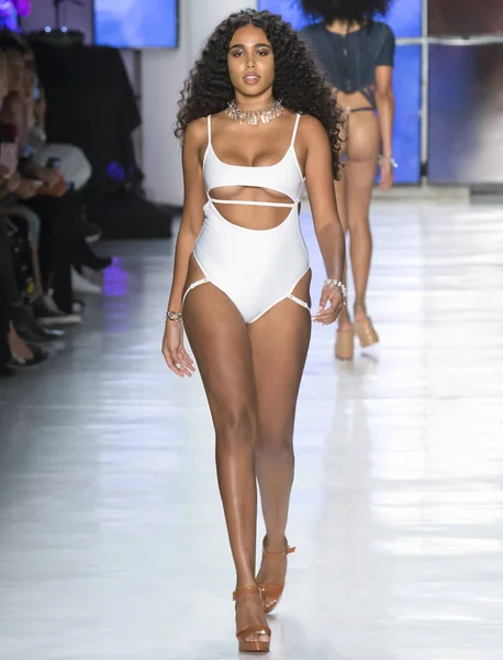 Chromat Show - Primavera Verão 2018, New York Fashion Week — Fotografia de Stock