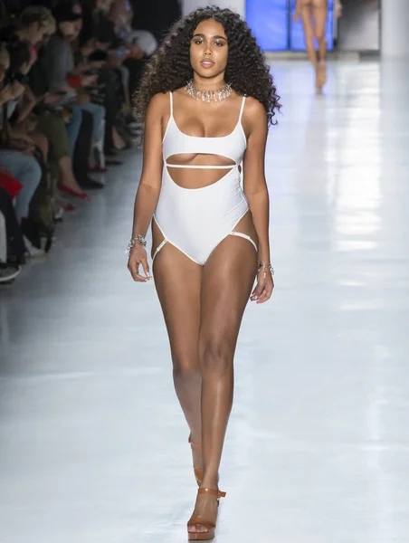 Chromat show - voorjaar zomer 2018, New York Fashion Week — Stockfoto