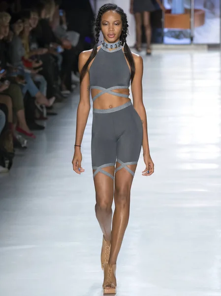 Espectáculo de Chromat - Primavera Verano 2018, Semana de la Moda de Nueva York — Foto de Stock