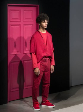 Gustav Von Aschenbach Robert Geller tanıtımı - erkekler bahar tarafından