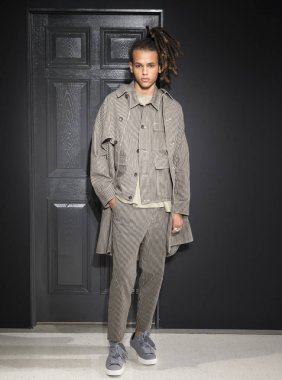 Gustav Von Aschenbach Robert Geller tanıtımı - erkekler bahar tarafından