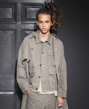 Gustav Von Aschenbach Robert Geller tanıtımı - erkekler bahar tarafından