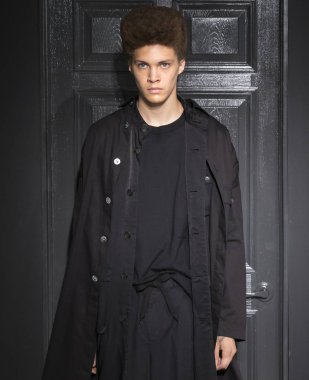 Gustav Von Aschenbach Robert Geller tanıtımı - erkekler bahar tarafından