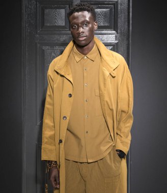 Gustav Von Aschenbach Robert Geller tanıtımı - erkekler bahar tarafından