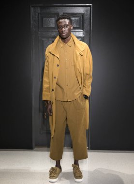 Gustav Von Aschenbach Robert Geller tanıtımı - erkekler bahar tarafından