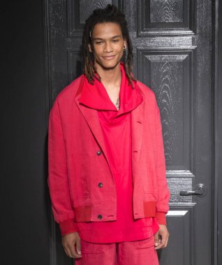 Gustav Von Aschenbach Robert Geller tanıtımı - erkekler bahar tarafından