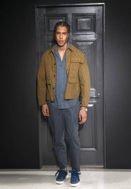 Gustav Von Aschenbach Robert Geller tanıtımı - erkekler bahar tarafından