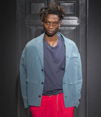 Gustav Von Aschenbach Robert Geller tanıtımı - erkekler bahar tarafından