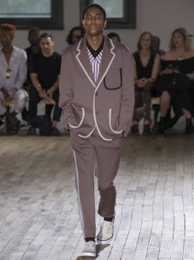 N. Hoolywood - erkekler bahar yaz 2018 Mens Show