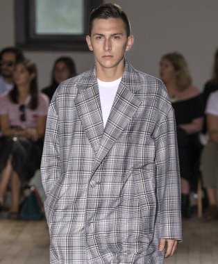 N. Hoolywood - erkekler bahar yaz 2018 Mens Show