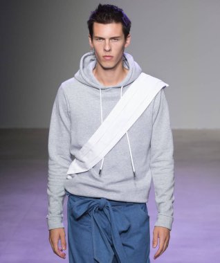 N-P-Elliott - erkekler bahar yaz 2018 Mens Show