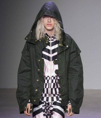 N-P-Elliott - erkekler bahar yaz 2018 Mens Show