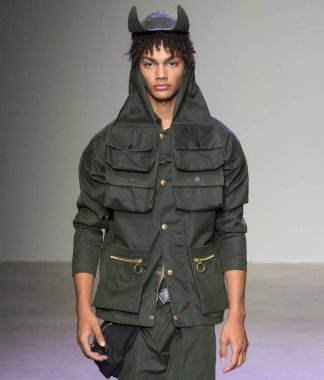 N-P-Elliott - erkekler bahar yaz 2018 Mens Show