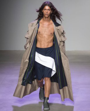 N-P-Elliott - erkekler bahar yaz 2018 Mens Show