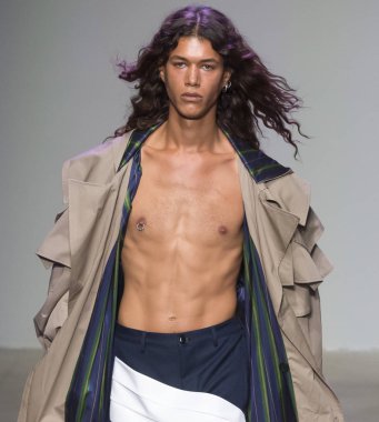 N-P-Elliott - erkekler bahar yaz 2018 Mens Show