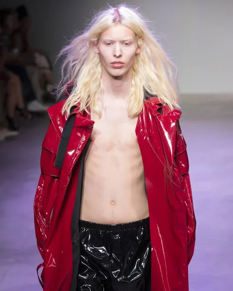 N-P-Elliott - erkekler bahar yaz 2018 Mens Show