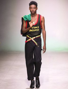 Ev sahibi - erkekler bahar yaz 2018 Mens Show