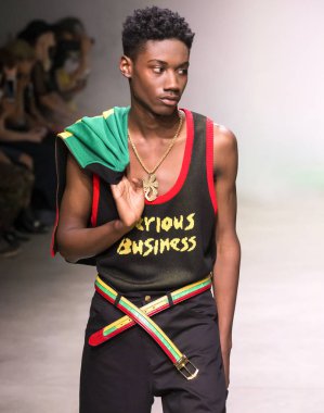 Ev sahibi - erkekler bahar yaz 2018 Mens Show