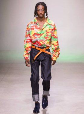 Ev sahibi - erkekler bahar yaz 2018 Mens Show