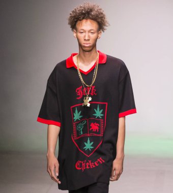 Ev sahibi - erkekler bahar yaz 2018 Mens Show