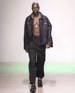 Ev sahibi - erkekler bahar yaz 2018 Mens Show