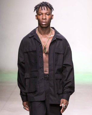 Ev sahibi - erkekler bahar yaz 2018 Mens Show