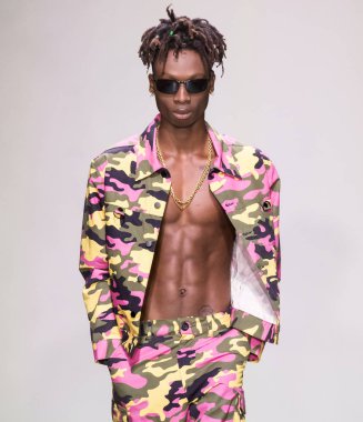 Ev sahibi - erkekler bahar yaz 2018 Mens Show