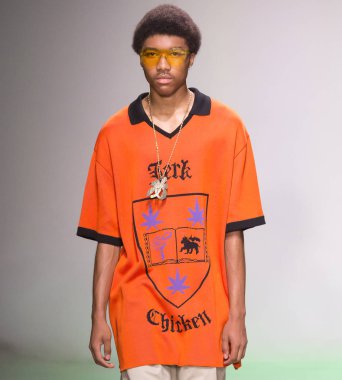 Ev sahibi - erkekler bahar yaz 2018 Mens Show