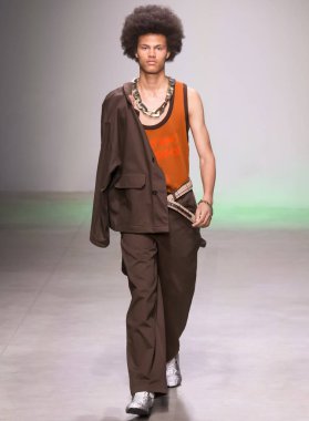 Ev sahibi - erkekler bahar yaz 2018 Mens Show