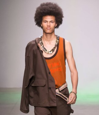 Ev sahibi - erkekler bahar yaz 2018 Mens Show