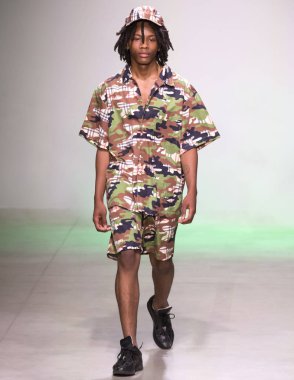 Ev sahibi - erkekler bahar yaz 2018 Mens Show