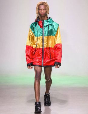 Ev sahibi - erkekler bahar yaz 2018 Mens Show