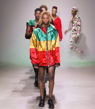 Ev sahibi - erkekler bahar yaz 2018 Mens Show