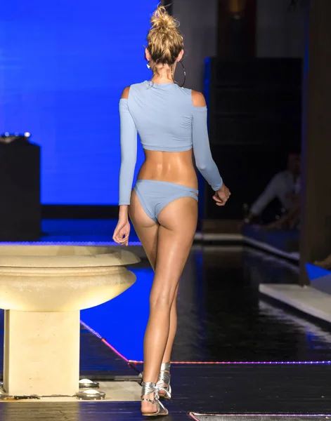 Seafolly, kifutópálya, Miami úszni Fashion Week, Amerikai Egyesült Államok — Stock Fotó