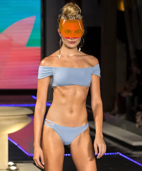 Seafolly, start-en landingsbaan, Miami zwemmen fashionweek, Verenigde Staten — Stockfoto