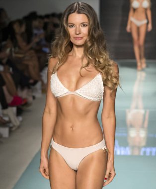 Hafta, ABD Lybethras, pist, Miami yüzmek