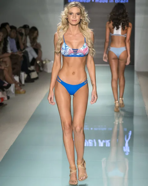 Lybethras, Pista, Miami Swim Week, Estados Unidos — Foto de Stock