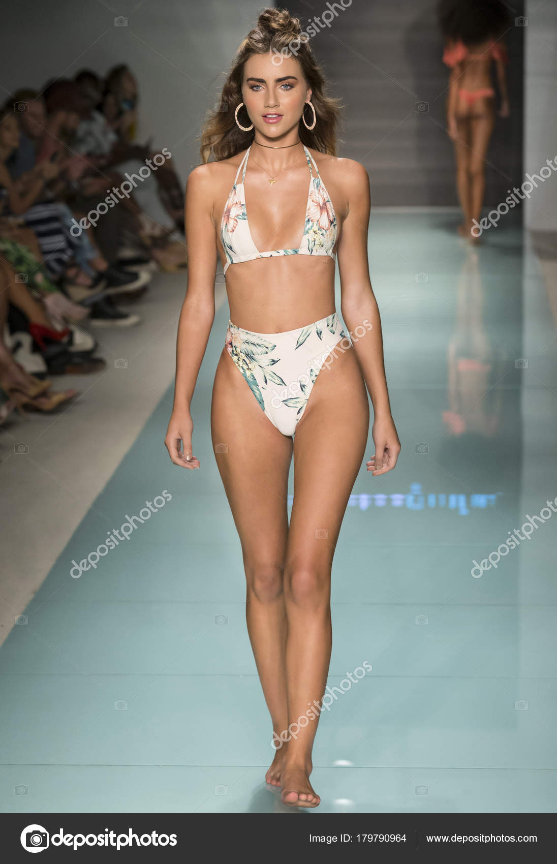 Montce Swim, Runway, Miami Swim Week, EUA — Fotografia de Stock Editorial ©  SharpShooter #179790964