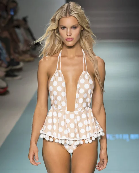 Montce Swim, Pista, Miami Swim Week, Estados Unidos — Foto de Stock