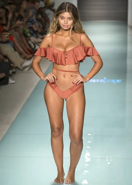 Montce Swim, Pista, Miami Swim Week, Estados Unidos — Foto de Stock