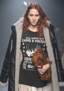 Rehberleri ve Voltaire göstermek, pist, Sonbahar Kış 2018, New York Fashio