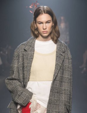 Rehberleri ve Voltaire göstermek, pist, Sonbahar Kış 2018, New York Fashio