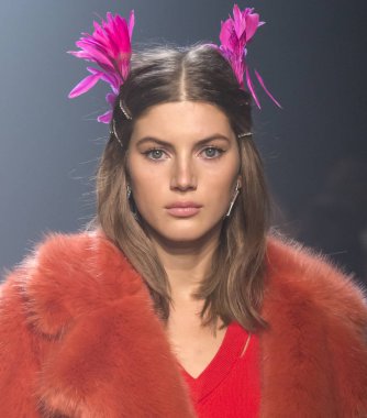 Rehberleri ve Voltaire göstermek, pist, Sonbahar Kış 2018, New York Fashio